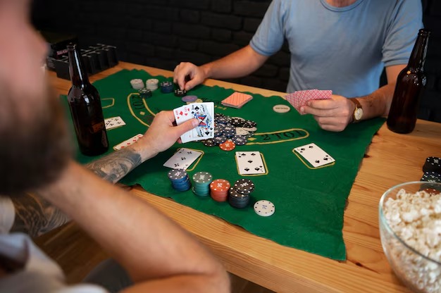 138bet platform interface showing mobile and desktop access